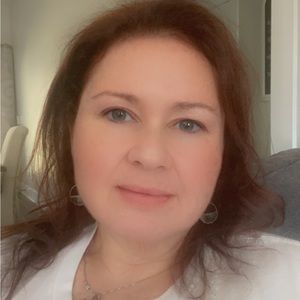 Meet your Posher, Cynthia